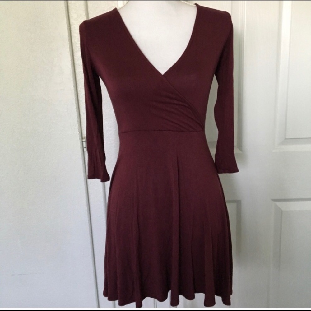 maroon 3/4 sleeve dress - medium